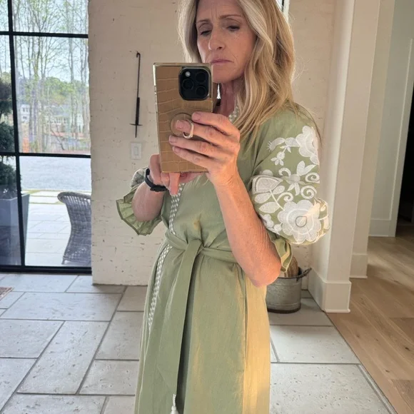 Julia Amory with Arron Green Embroidered Puff Sleeve Midi Dress - Picture 3 of 6